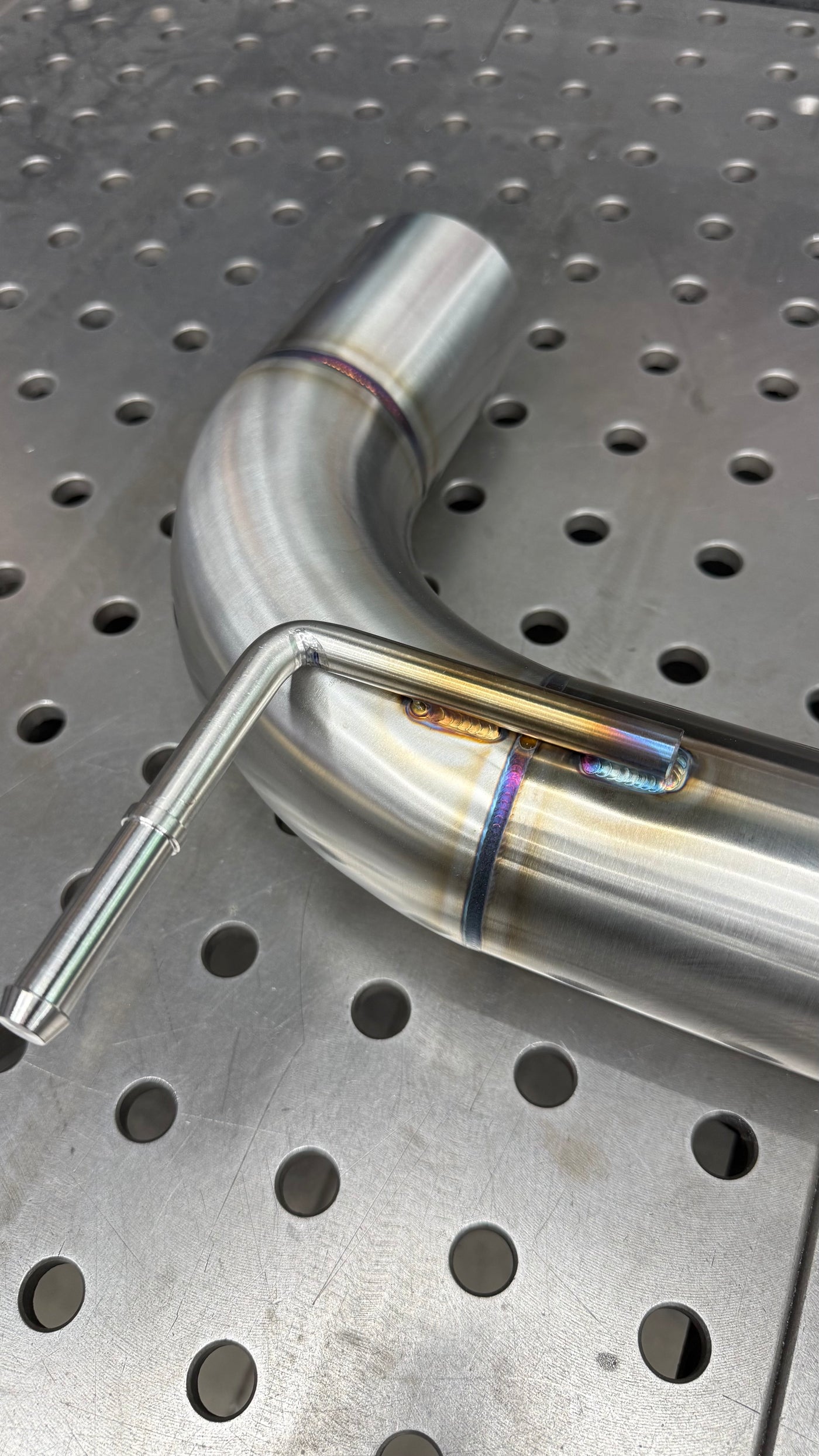 AWE-Fitment Resonated Midpipe — GTI / GLI (Mk7/Mk7.5)