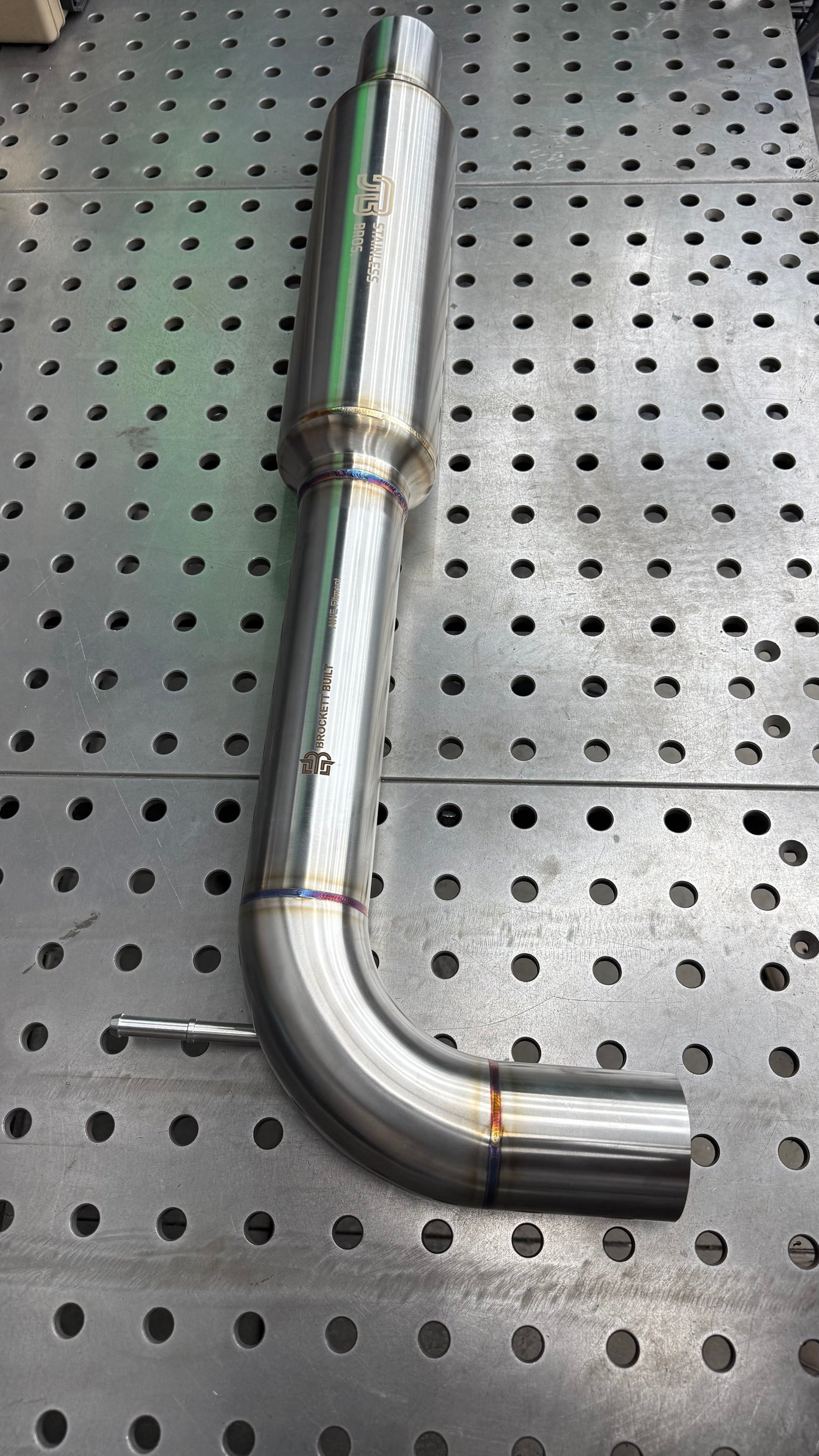 AWE-Fitment Resonated Midpipe — GTI / GLI (Mk7/Mk7.5)