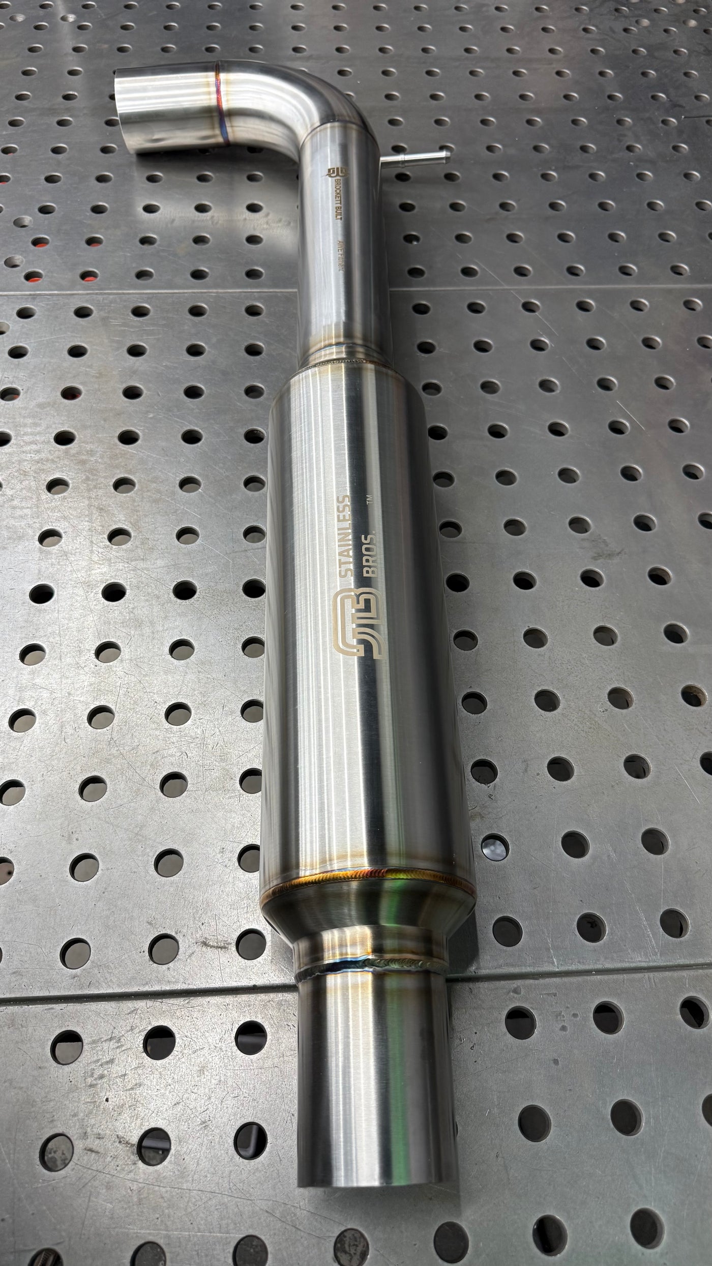 AWE-Fitment Resonated Midpipe — GTI / GLI (Mk7/Mk7.5)