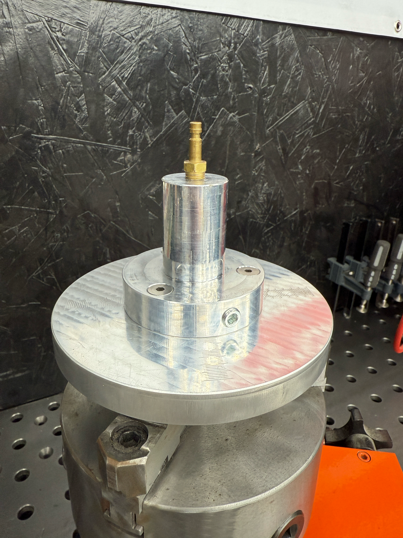 Flange welding fixture CAD rendering side profile