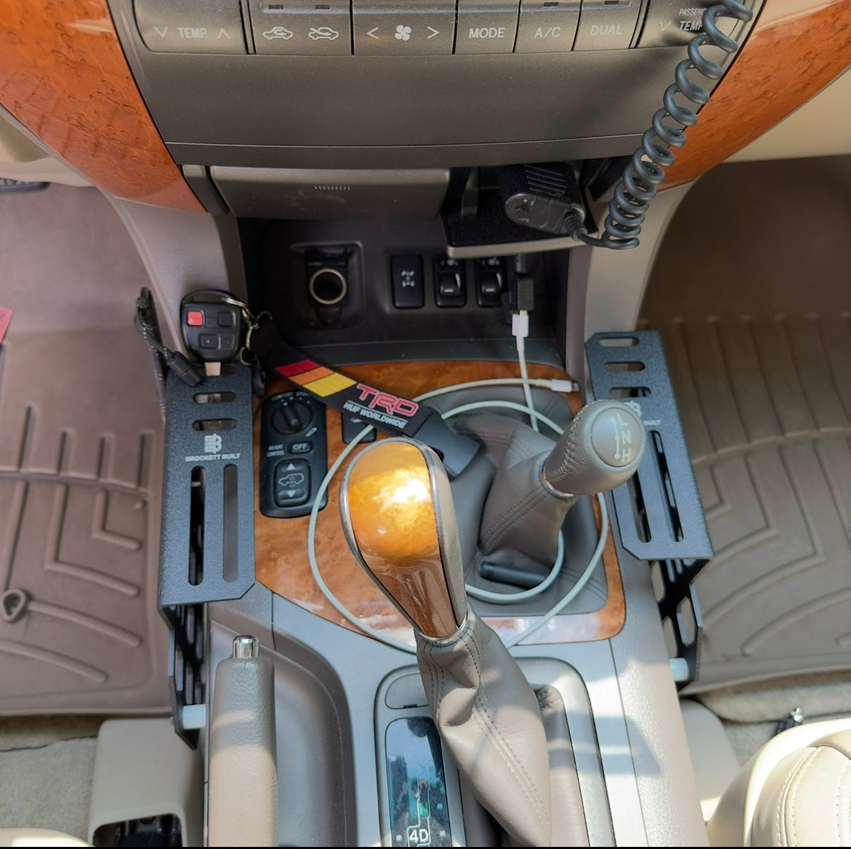 GX470 MOLLE panel wrinkle black finish with attached accessories