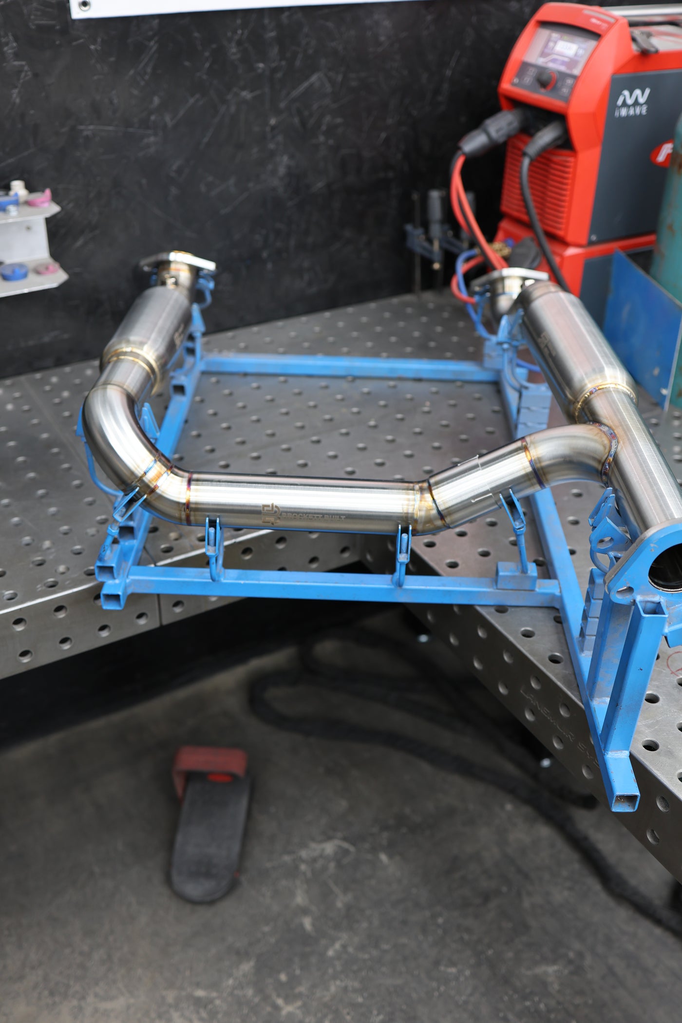 GX470 Y-pipe front view showing collector merge