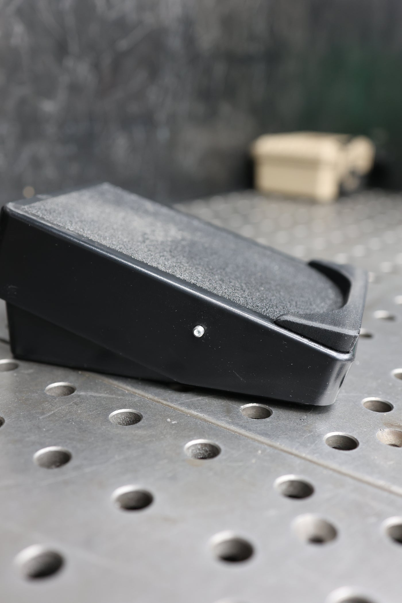 Nova foot pedal lip front view showing contoured lip design