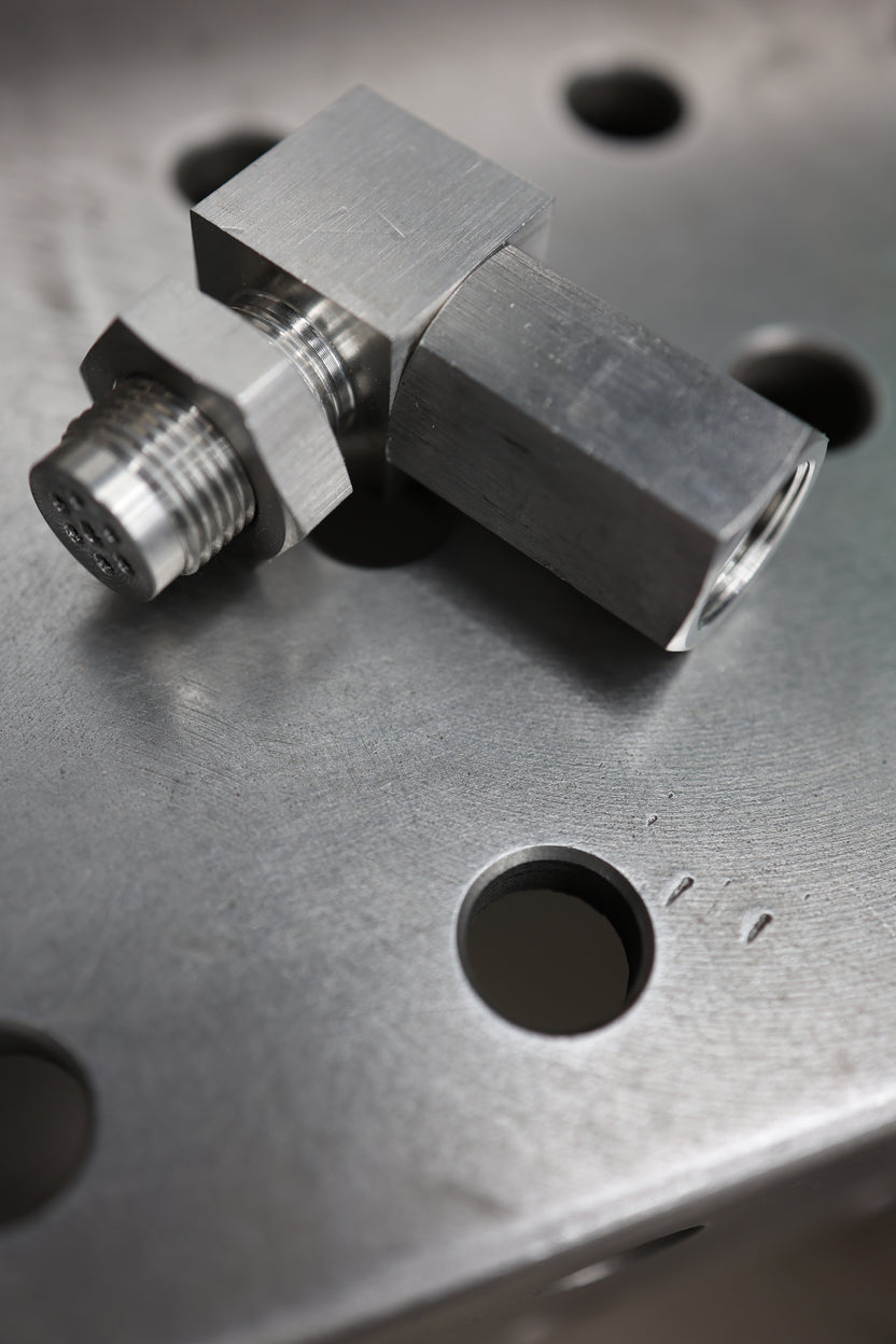 90 Degree O2 Sensor Spacer — P0420/P0430 CEL Fix (M18x1.5) — Brockett Built