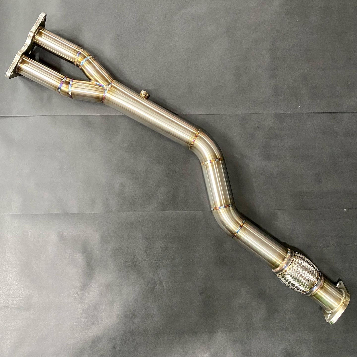 IS300 Y-pipe midpipe side view showing mandrel bent stainless tubing